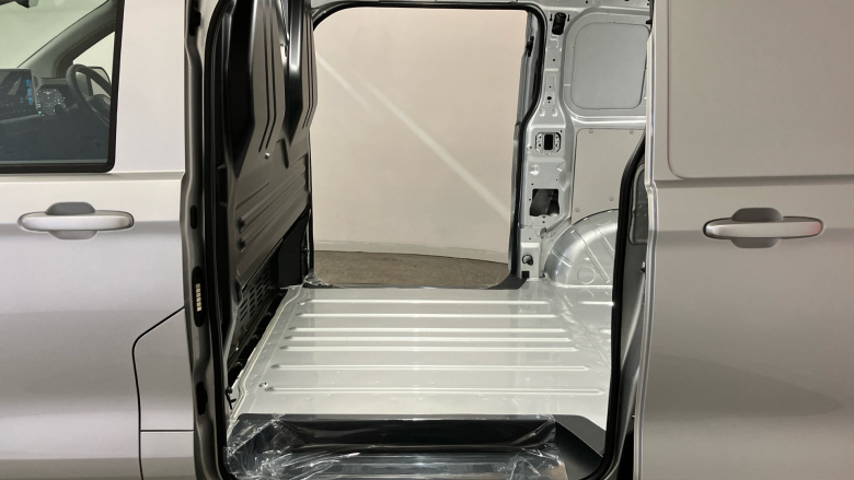 Volkswagen Transporter T32 Swb Electric 160kW 65kWh Commerce Pro Van Auto